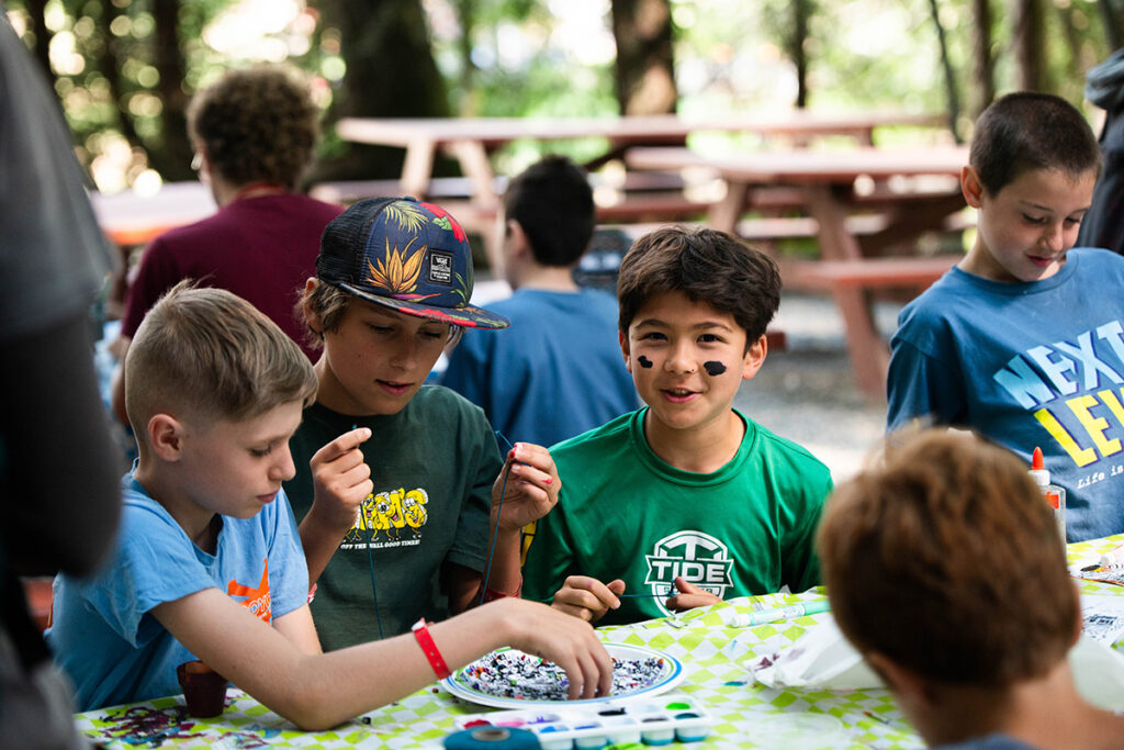 Making Crafts at Artrageous